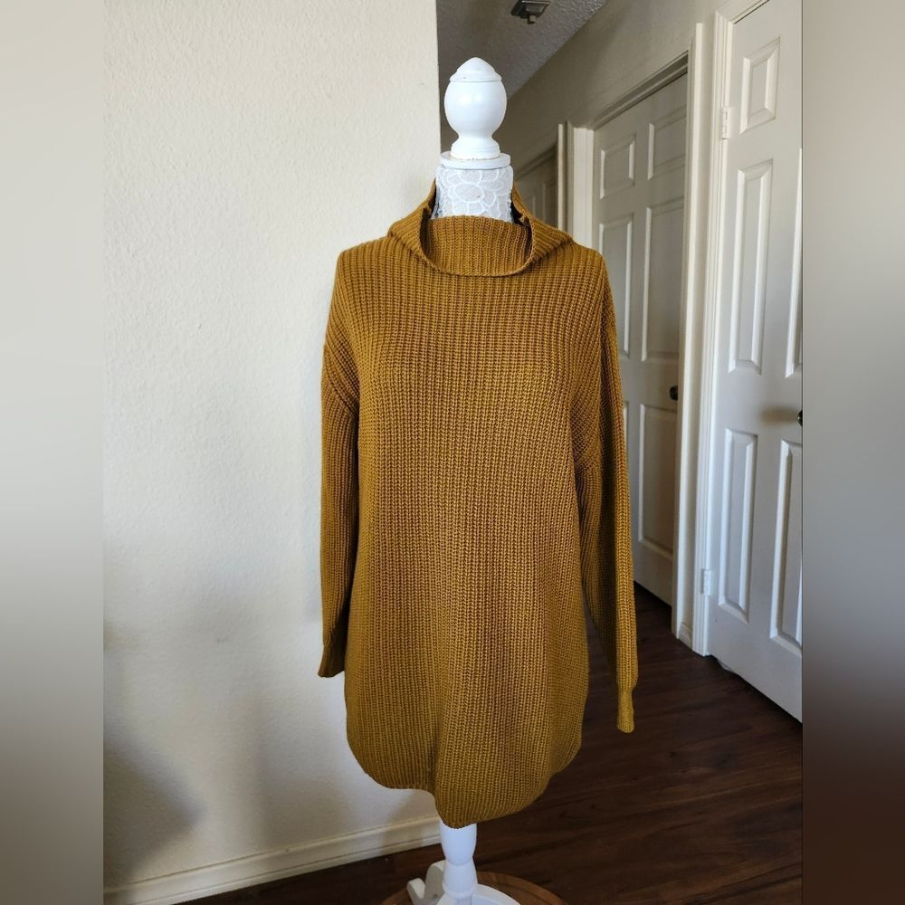 Aritzia Wilfred Montpellier Oversized Wool Turtleneck Sweater Size Small